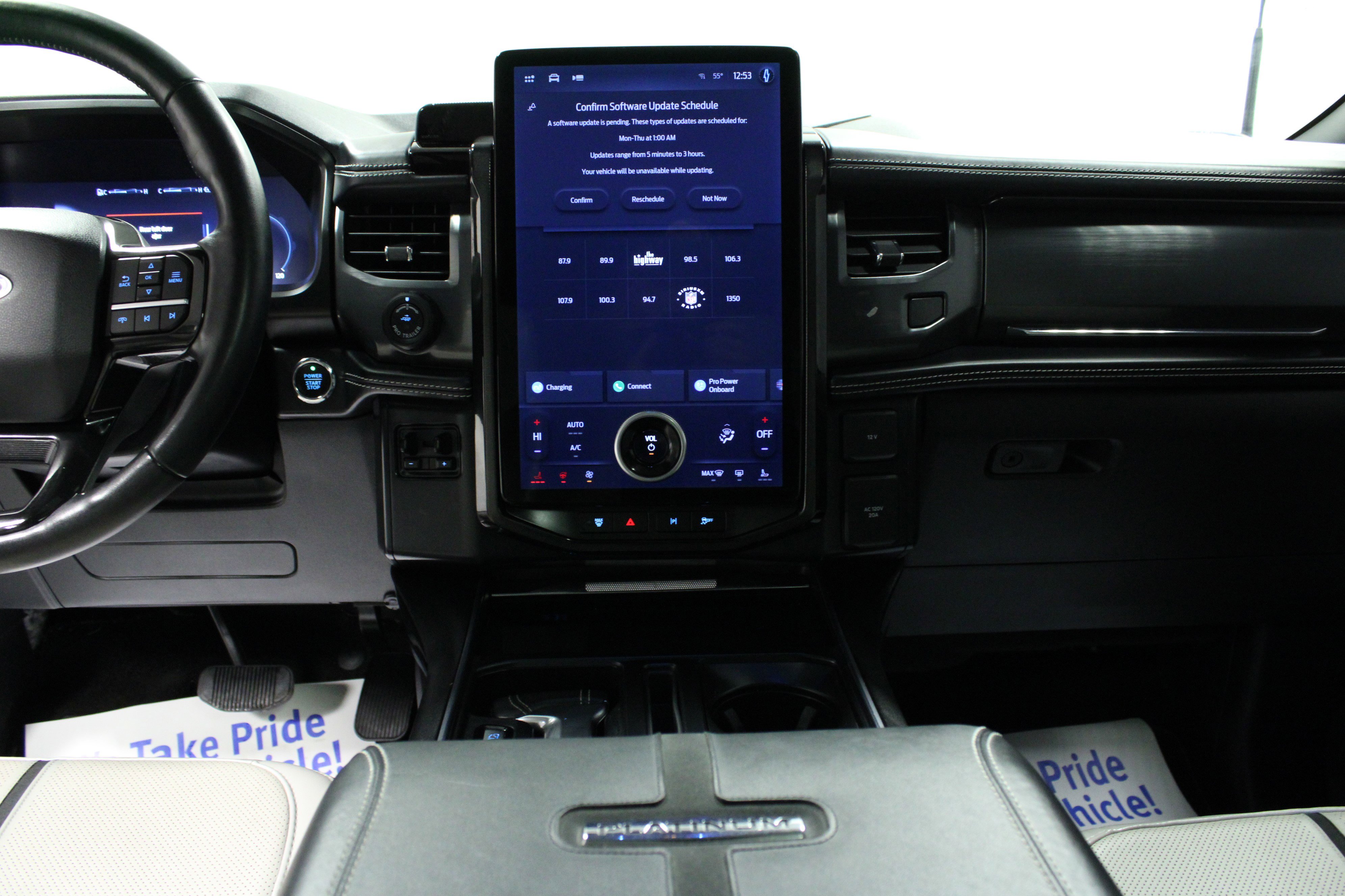 Used 2022 Ford F150 Lightning Platinum image 18