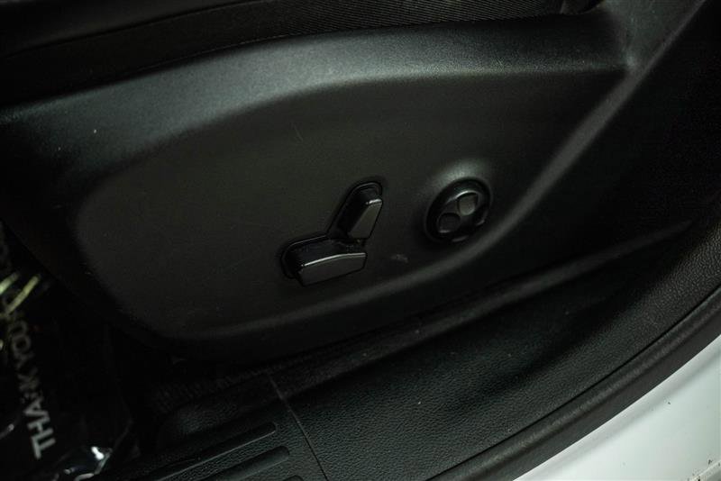 Used 2017 Jeep Cherokee Trailhawk image 16