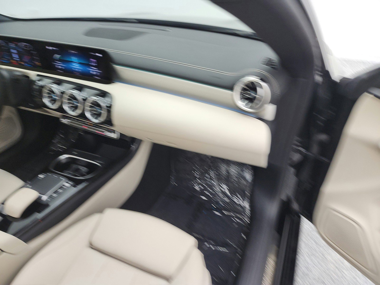 Certified 2023 Mercedes-Benz CLA 250 image 23