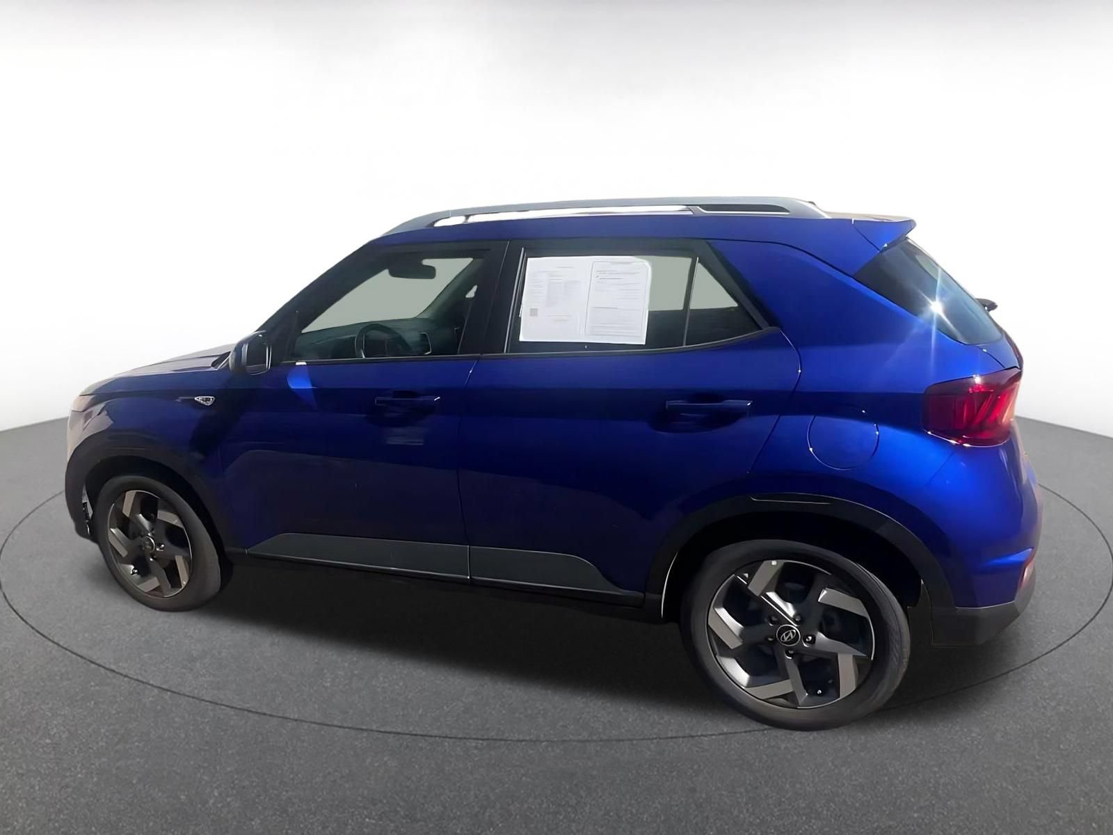 Used 2026 Hyundai Venue SEL FWD image 9