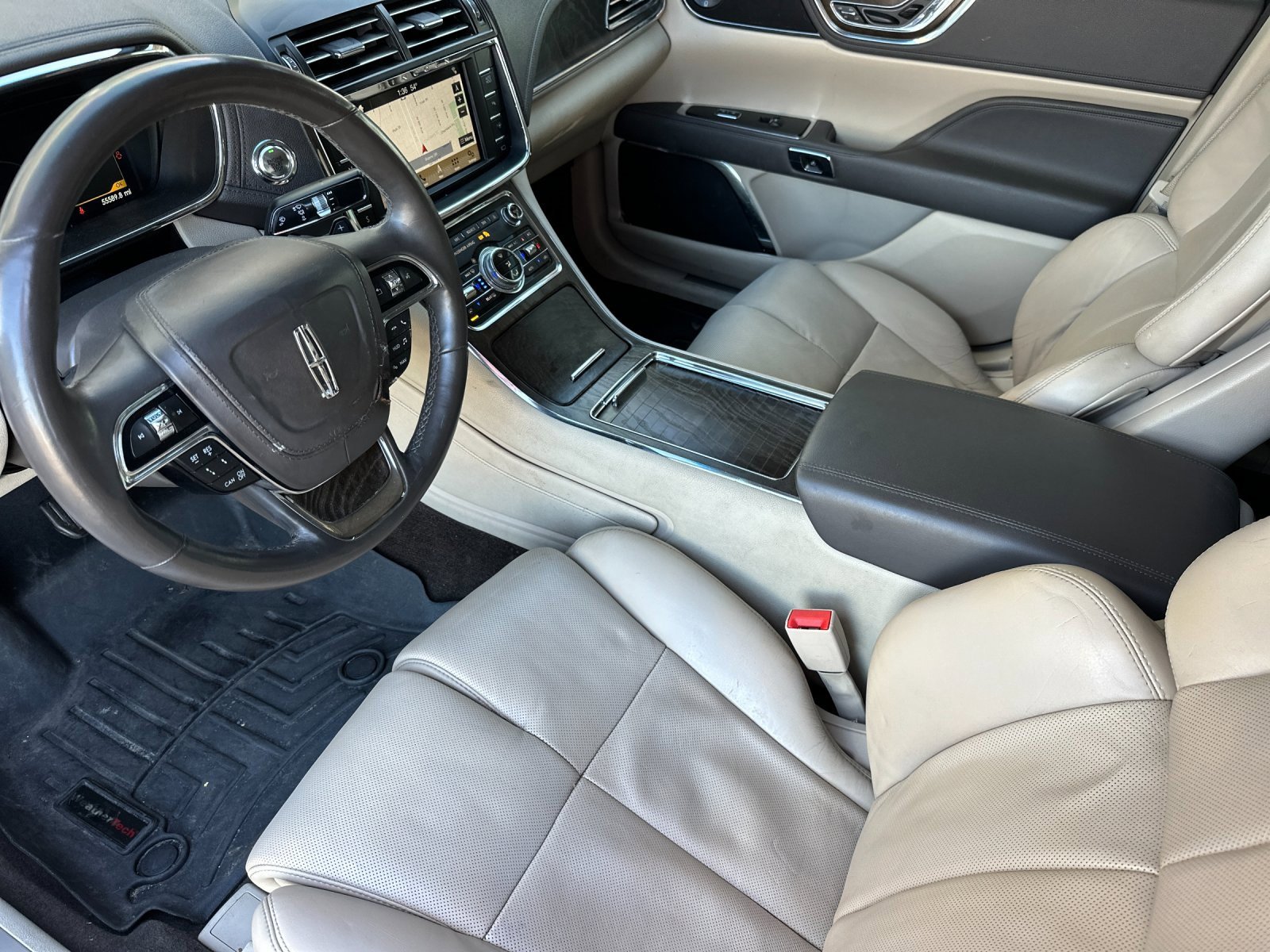 Used 2017 Lincoln Continental Reserve w/ Technology Package image 10