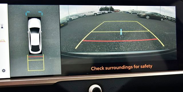 Used 2023 Toyota Crown Limited image 23