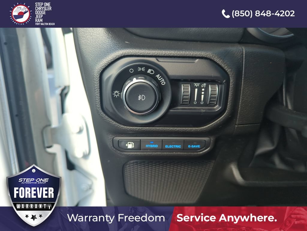 Used 2022 Jeep Wrangler Unlimited Sahara w/ Cold Weather Group AWD/4WD image 19