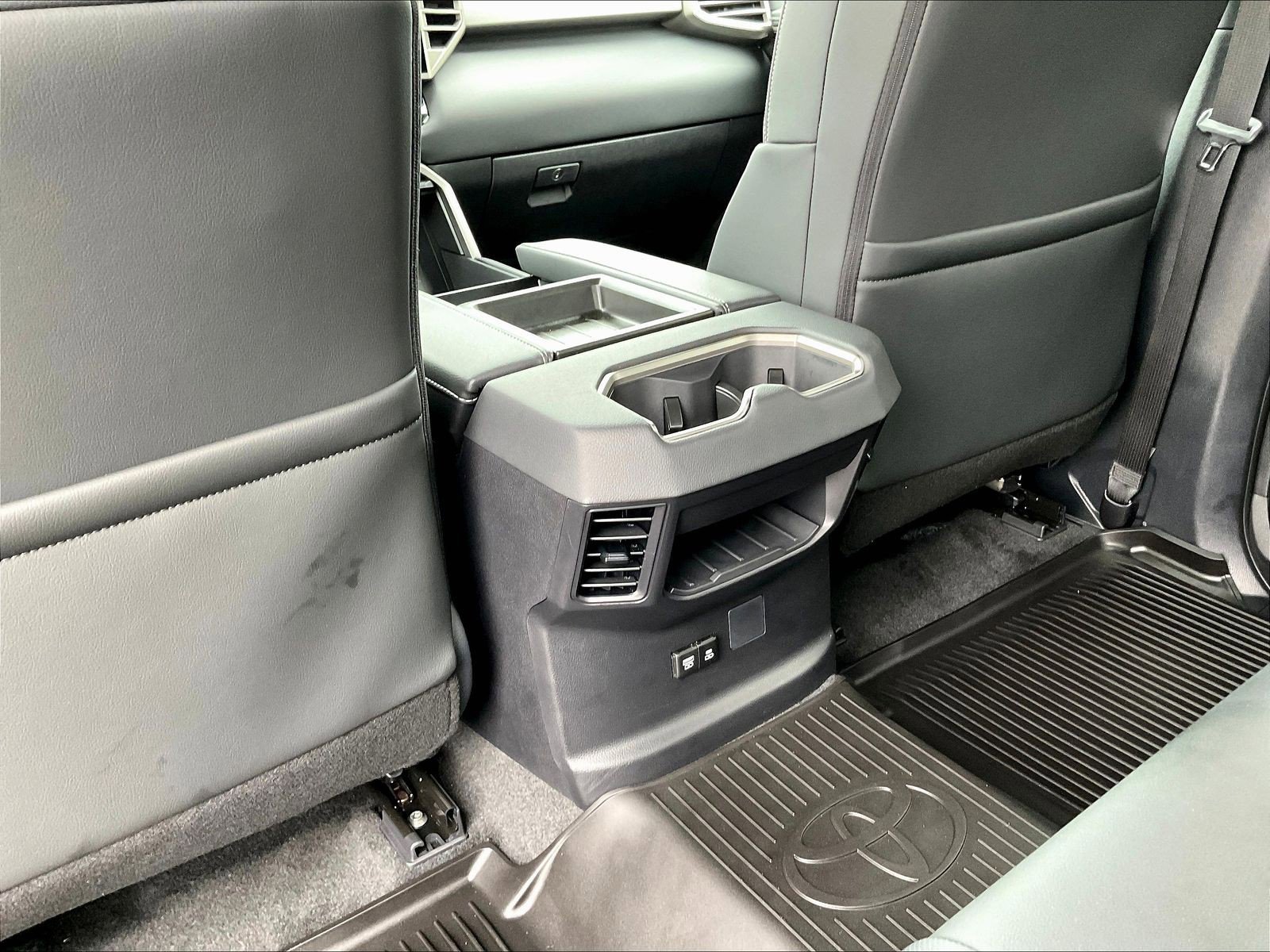 Used 2026 Toyota Tundra Limited AWD/4WD image 11