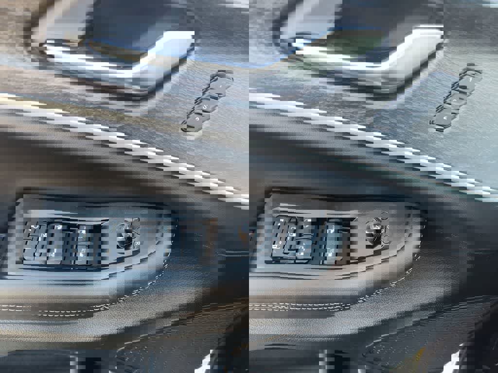 New 2025 Jeep Grand Cherokee L Limited w/ Trailer Tow Package image 13