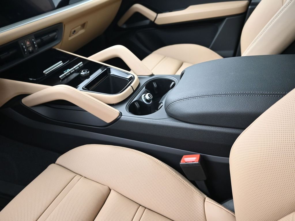 New 2026 Porsche Cayenne Coupe image 22
