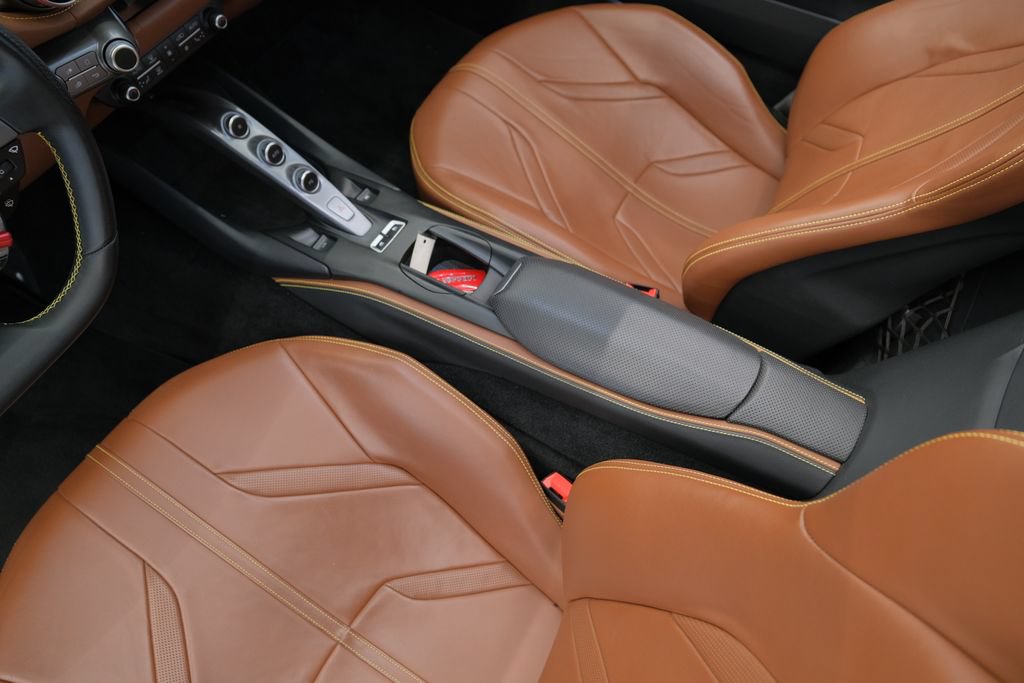 Used 2021 Ferrari 812 GTS RWD image 14