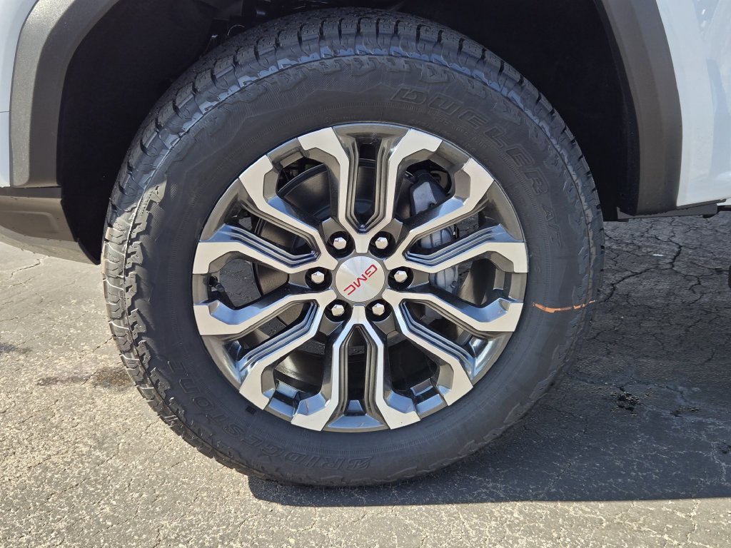 New 2026 GMC Canyon Denali w/ LPO, Black Badging Package AWD/4WD image 7