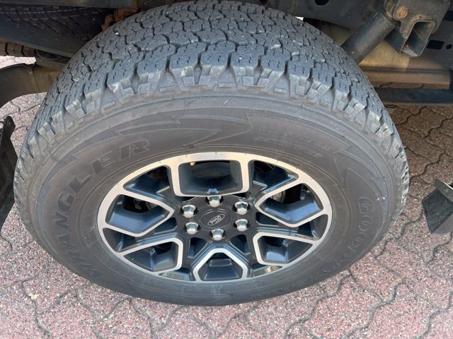 Used 2021 Ford F150 Lariat w/ Equipment Group 502A High AWD/4WD image 8