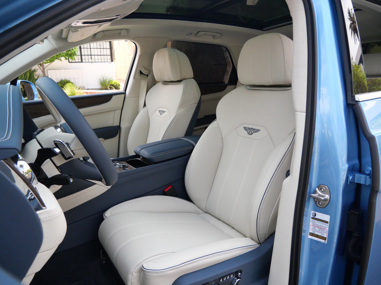 New 2026 Bentley Bentayga AWD/4WD image 16