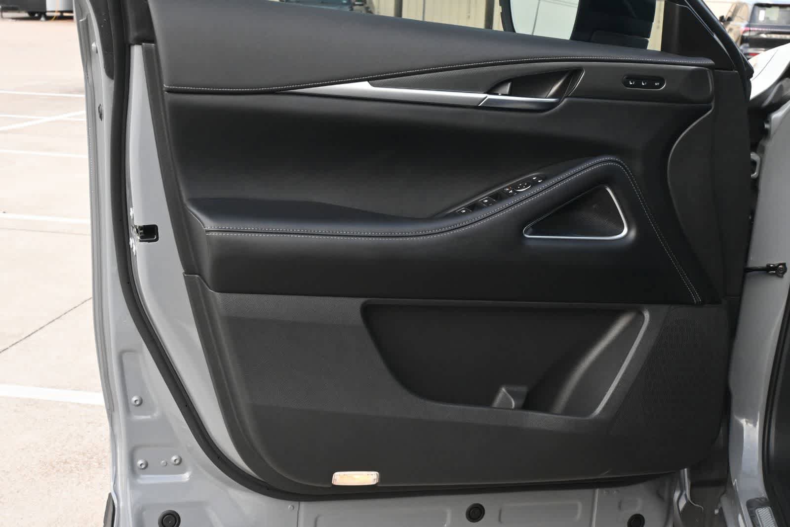 Used 2026 INFINITI QX60 Luxe w/ Cargo Package FWD image 18