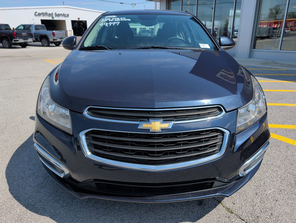 Used 2016 Chevrolet Cruze LT FWD image 2