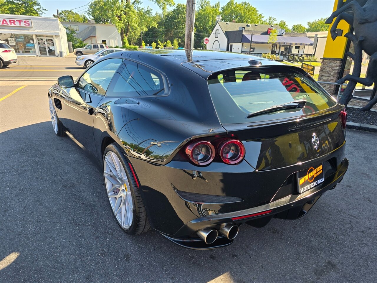 Used 2017 Ferrari GTC4Lusso AWD/4WD image 6