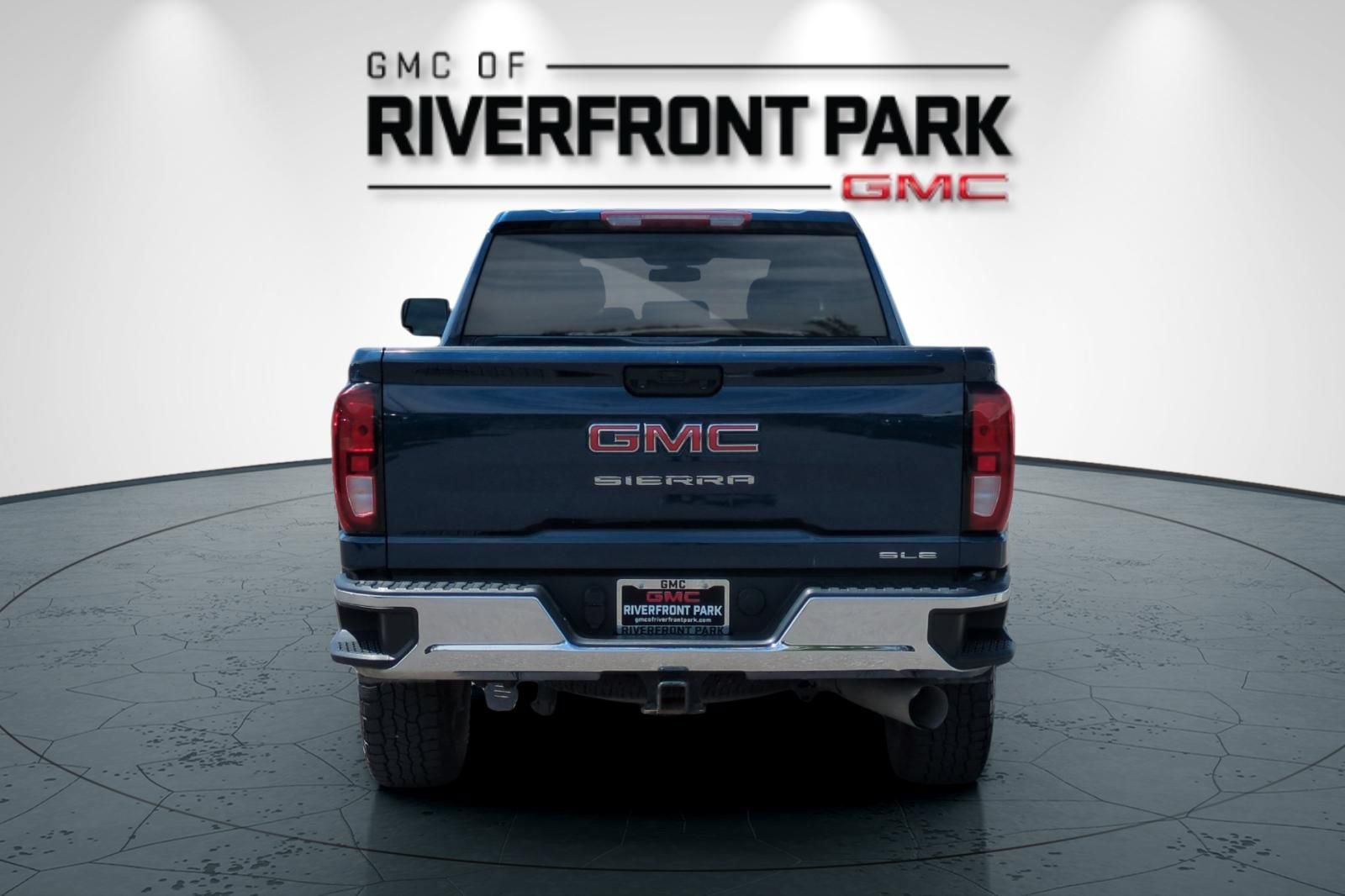 Used 2021 GMC Sierra 2500 SLE w/ SLE Value Package; AWD/4WD image 5
