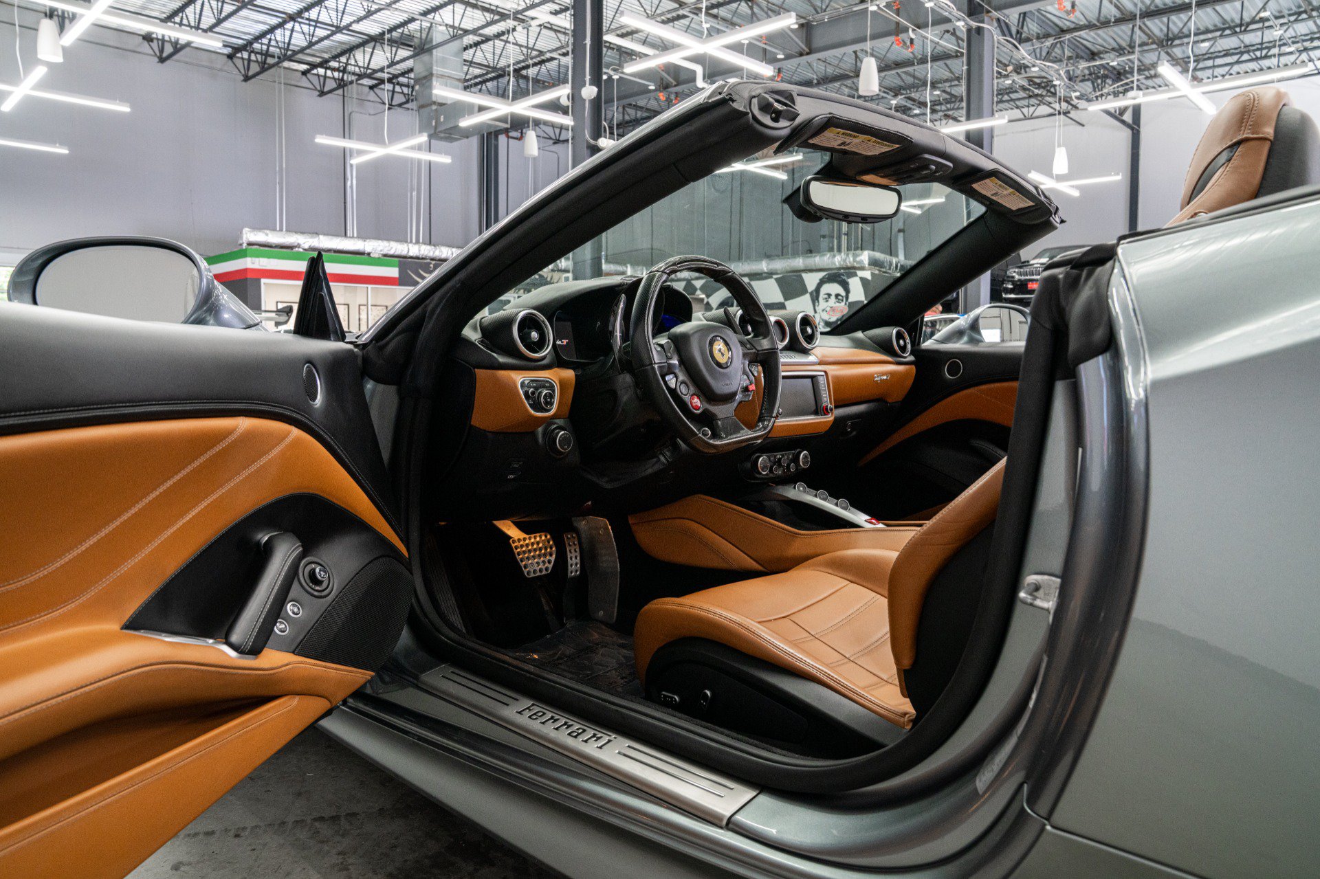 Used 2017 Ferrari California T RWD image 24