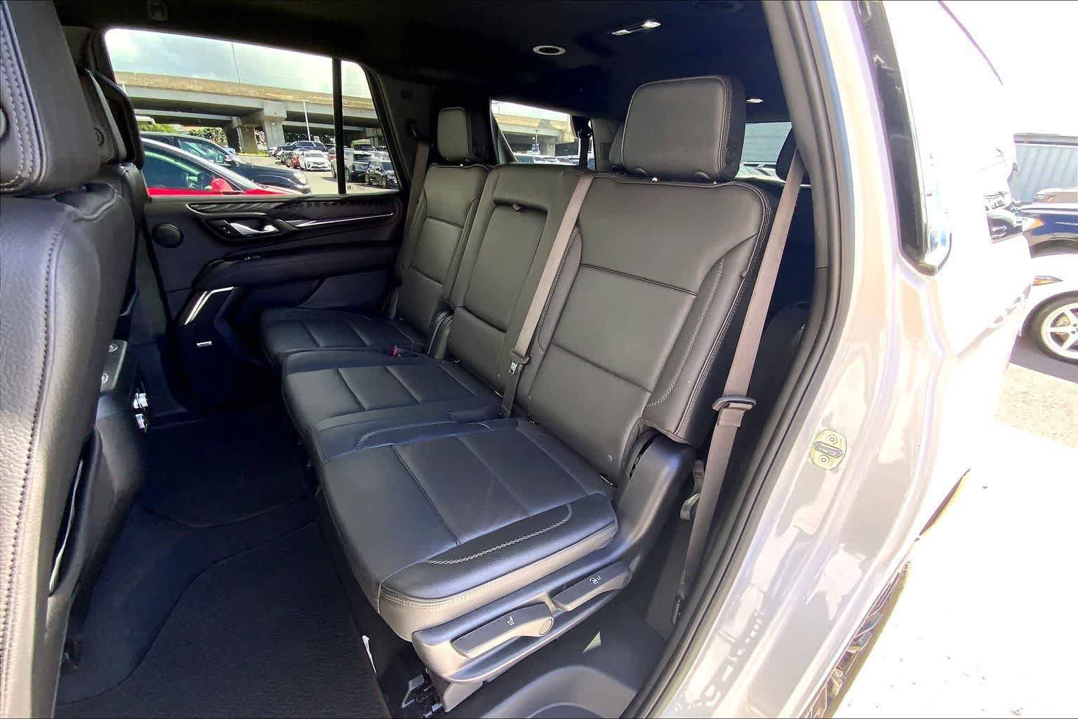 Used 2024 GMC Yukon Denali AWD/4WD image 29