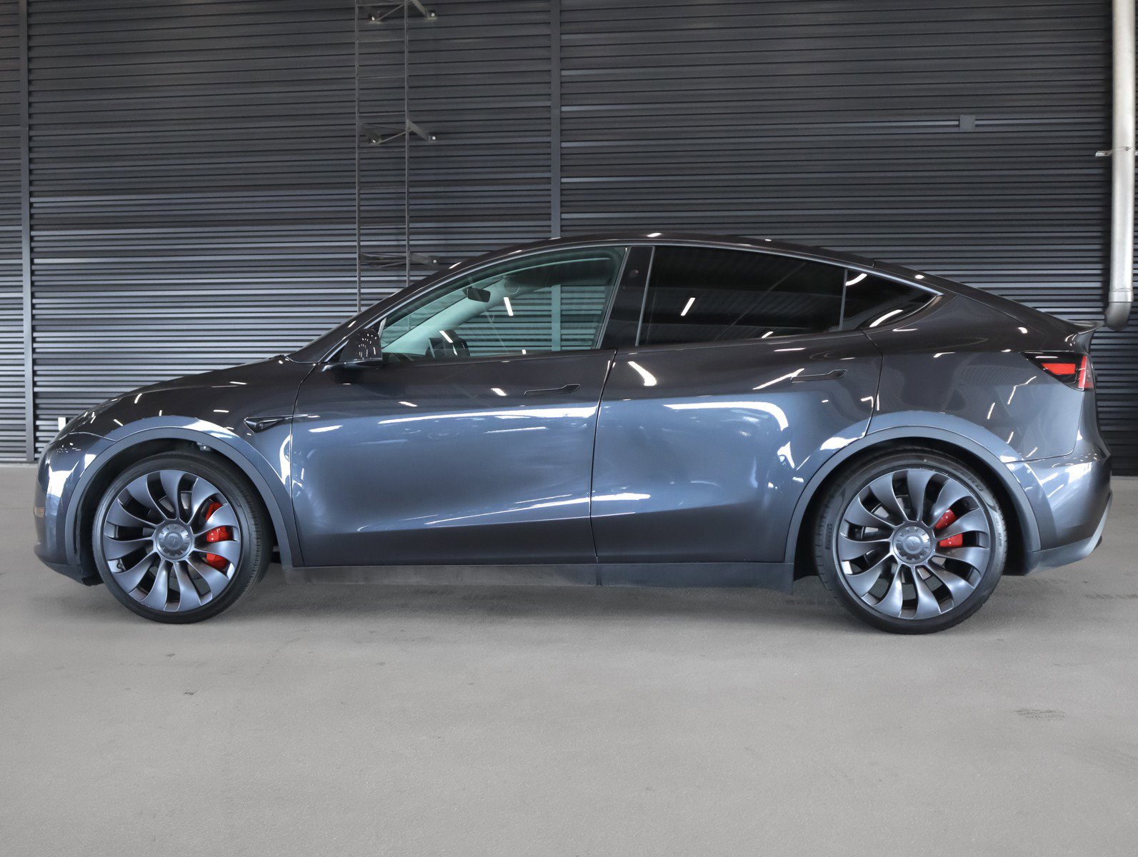Used 2024 Tesla Model Y Performance image 10