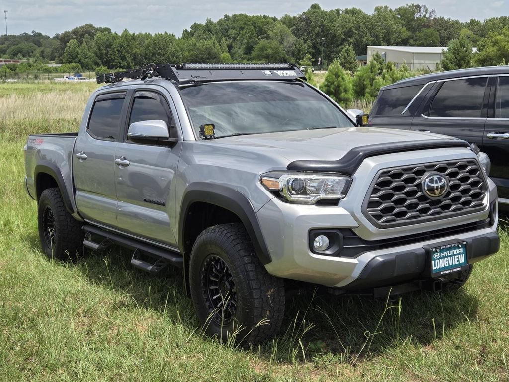 Used 2020 Toyota Tacoma TRD Off-Road AWD/4WD image 3
