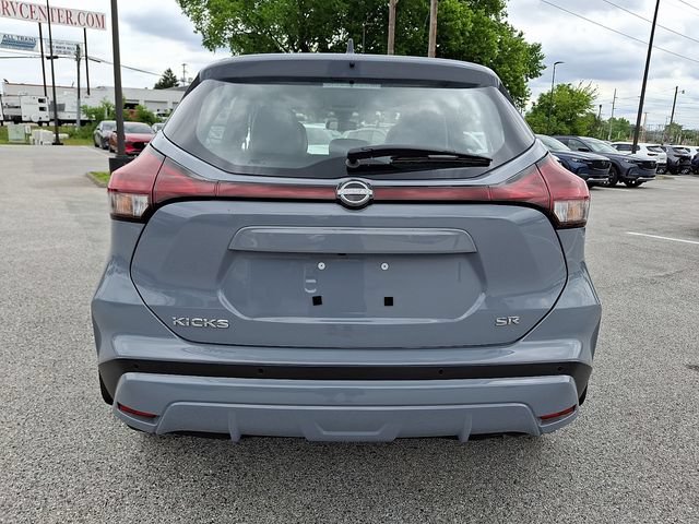 Used 2023 Nissan Kicks SR w/ SR Premium Package FWD image 7