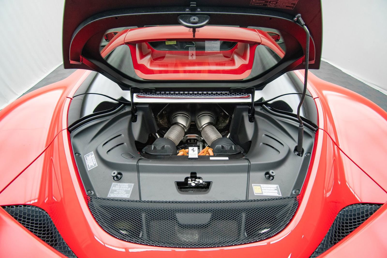 Used 2025 Ferrari 296 GTS RWD image 39