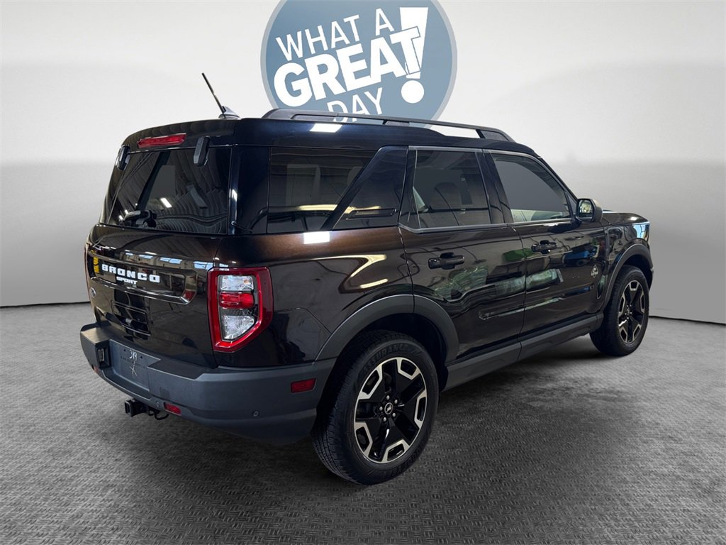 Used 2021 Ford Bronco Sport Outer Banks w/ Outer Banks Package image 3