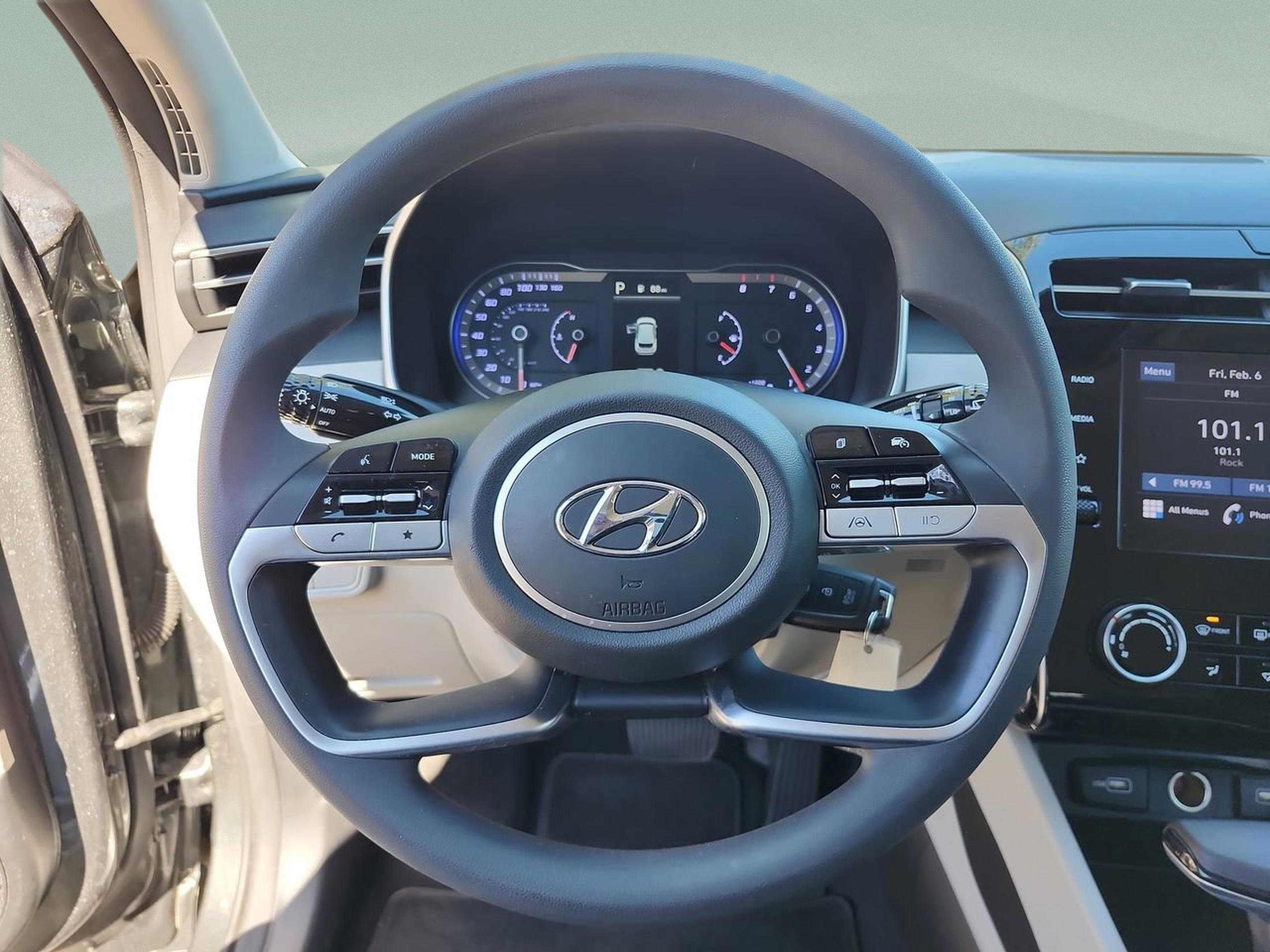 Used 2022 Hyundai Tucson SE image 9