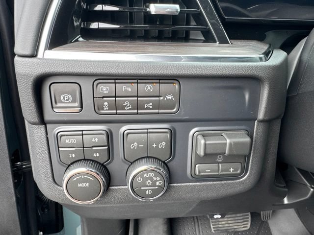 New 2026 Chevrolet Suburban Z71 w/ Comfort Package AWD/4WD image 27