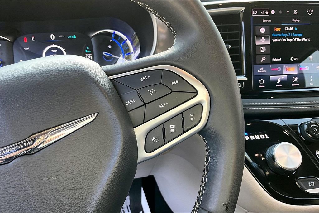 Used 2024 Chrysler Pacifica Limited FWD image 12