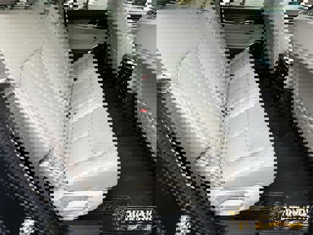 New 2024 Jeep Wagoneer L 4WD w/ HD Trailer Tow Package image 13