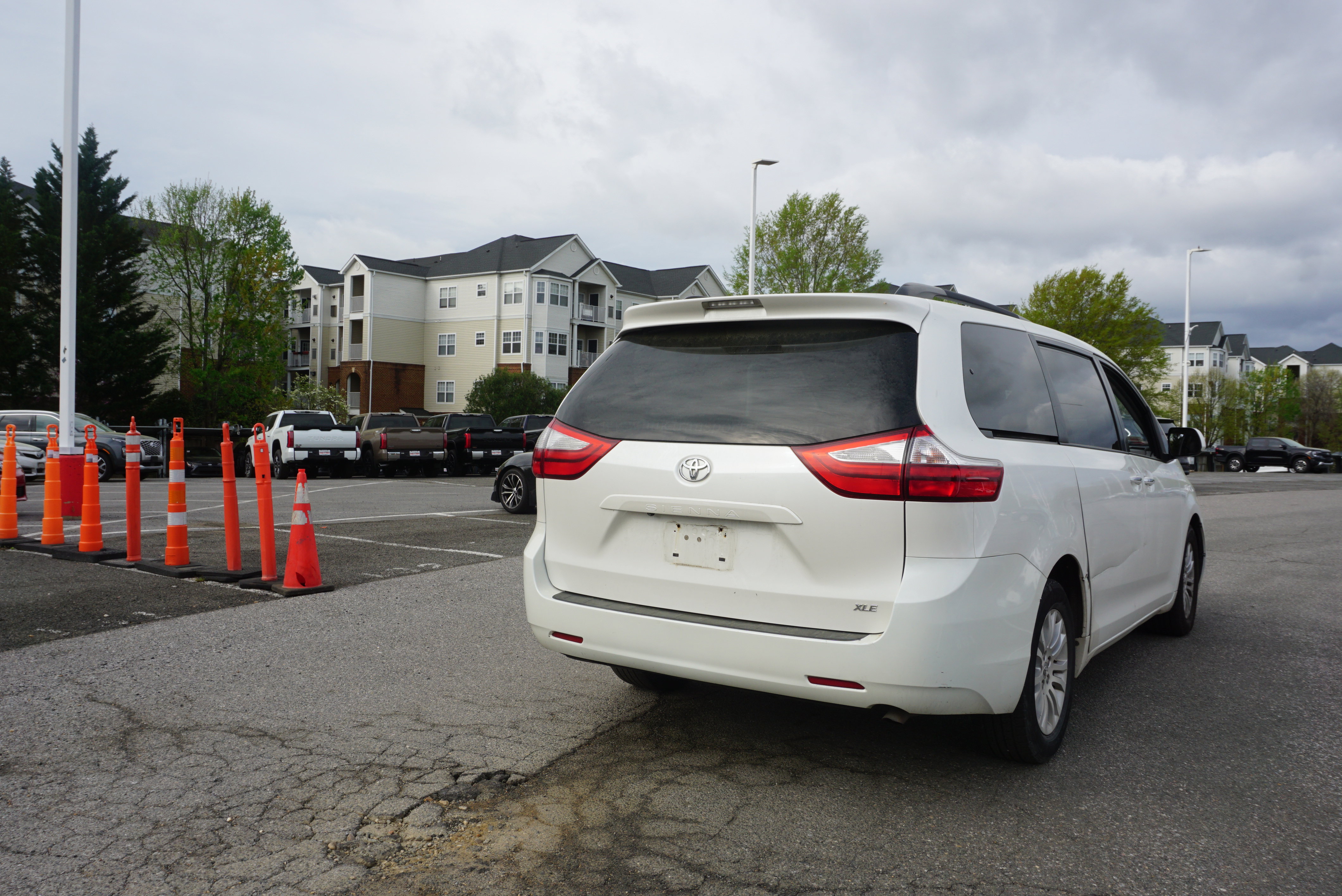 Used 2015 Toyota Sienna XLE image 4