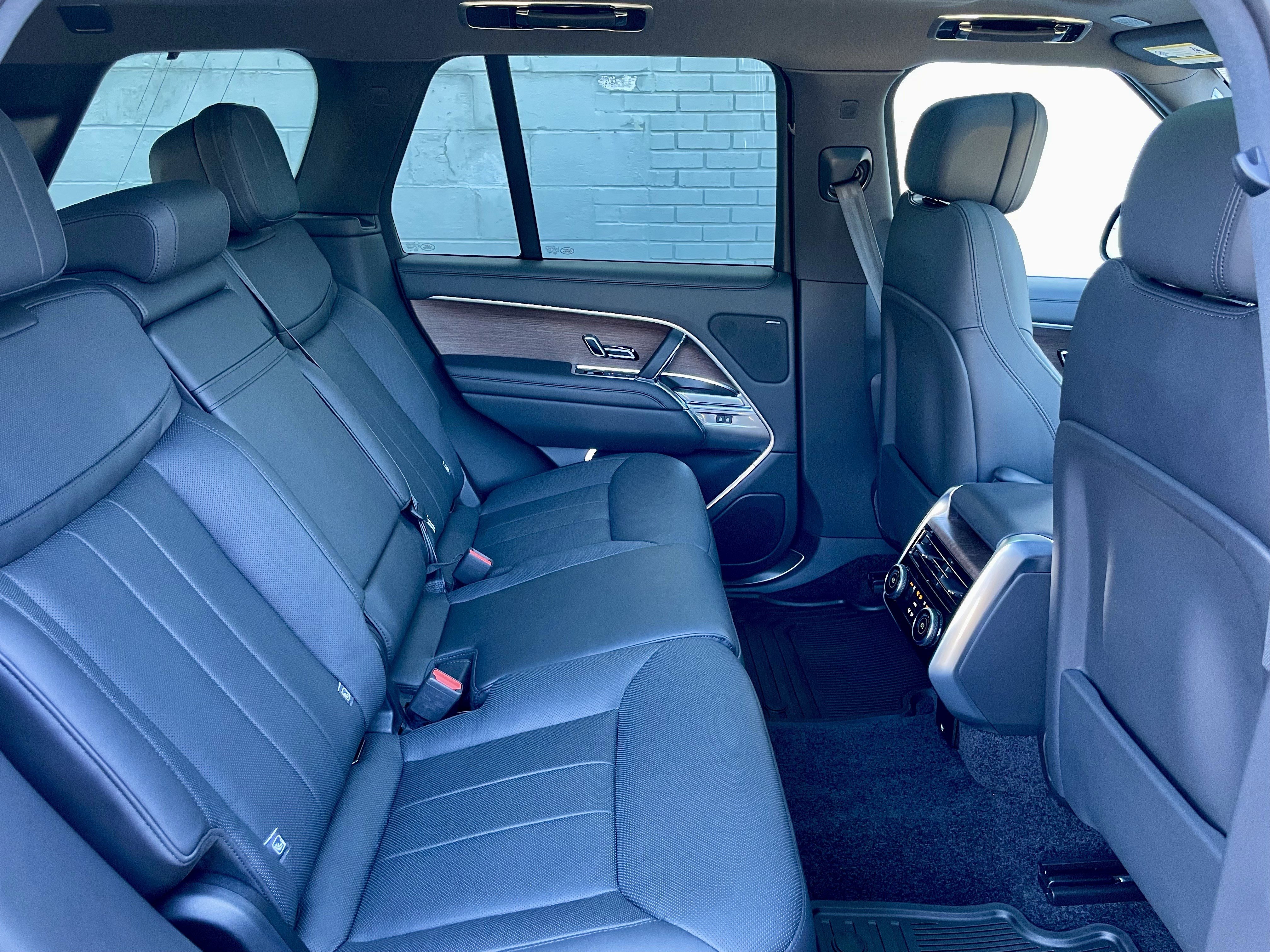 Certified 2023 Land Rover Range Rover SE image 31