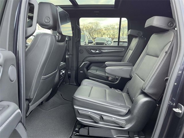 Used 2023 GMC Yukon XL Denali w/ Denali Reserve Package image 17