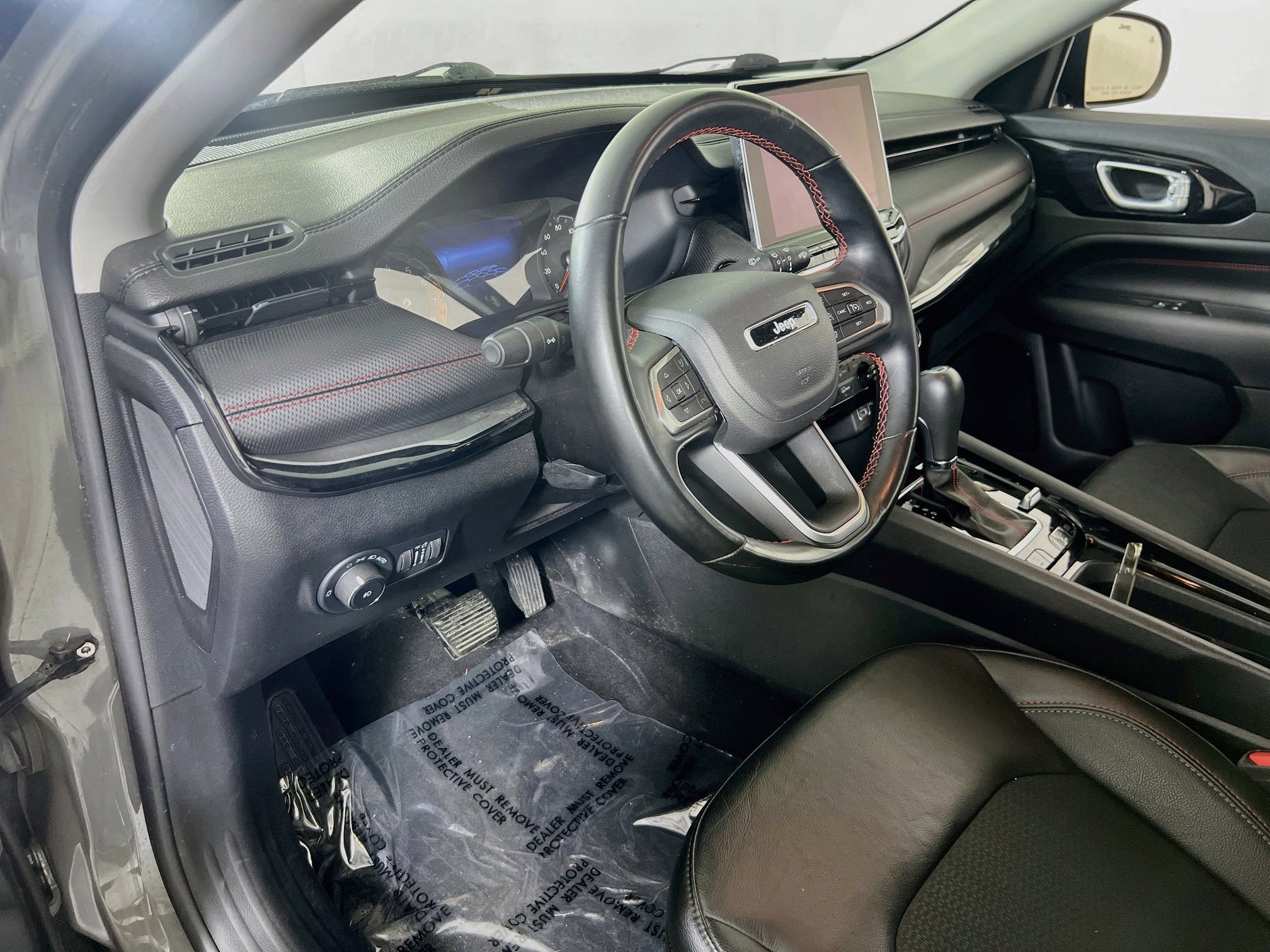 Used 2022 Jeep Compass Trailhawk w/ Trailhawk Convenience Group image 9