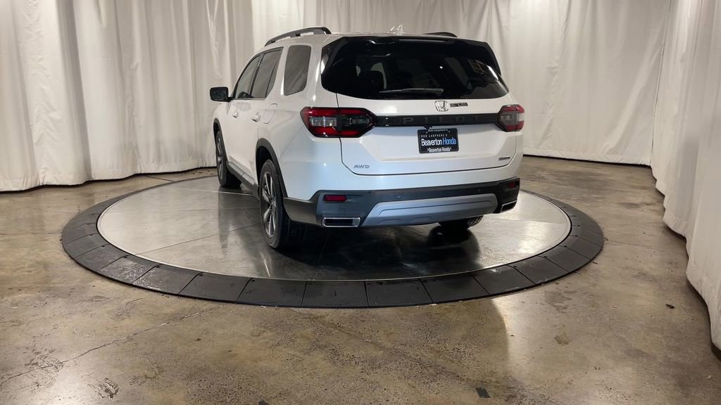 Used 2023 Honda Pilot Touring image 8