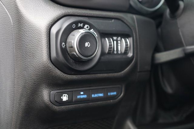 Certified 2022 Jeep Wrangler Unlimited Rubicon 4xe w/ Cold Weather Group AWD/4WD image 11