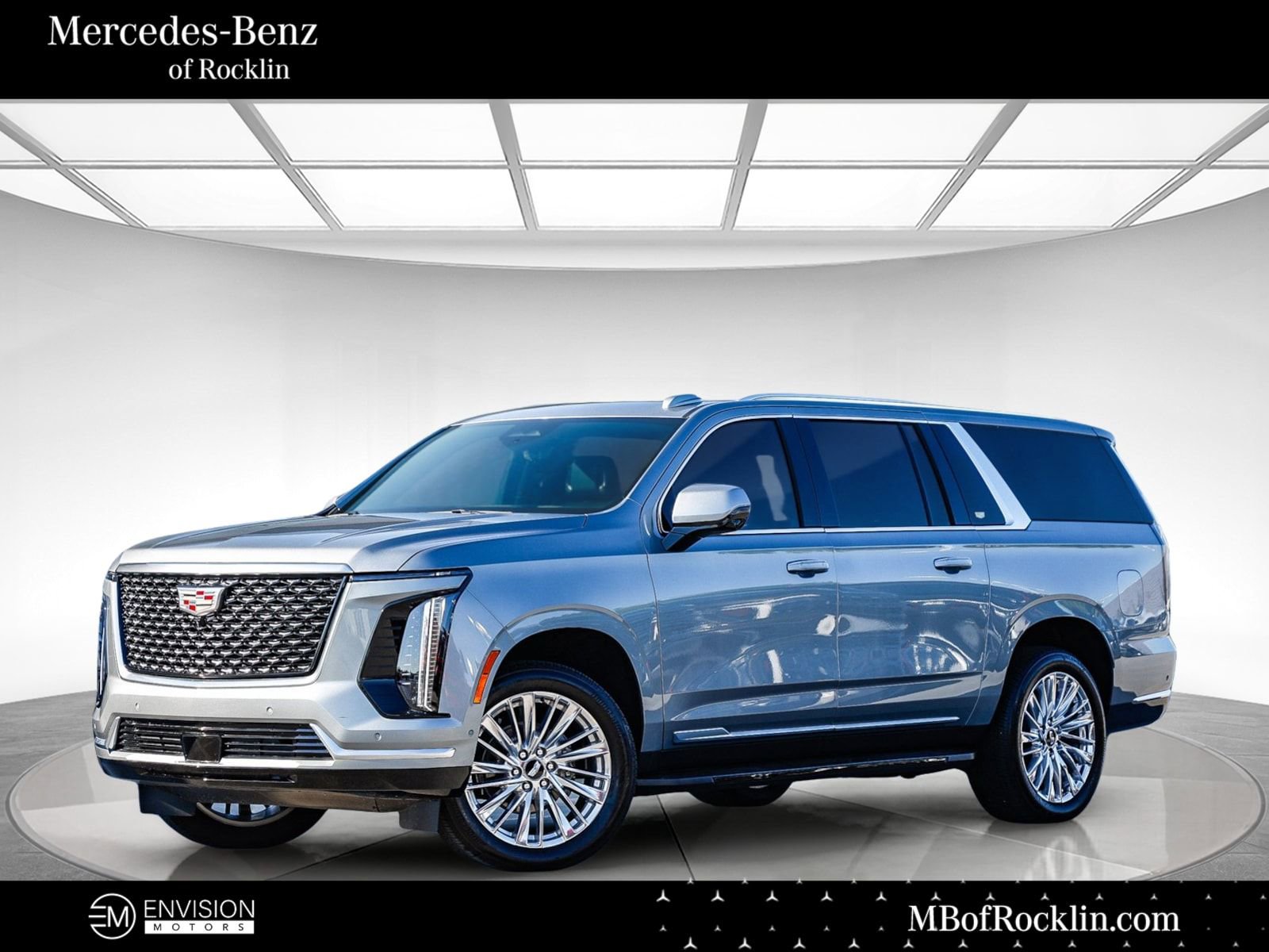 Used 2025 Cadillac Escalade ESV Premium Luxury w/ LPO, Floor Liner Package AWD/4WD image 1