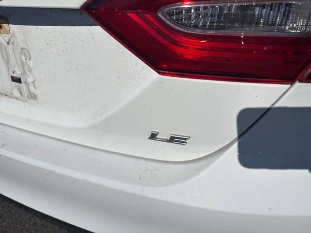 Used 2020 Toyota Camry LE image 11