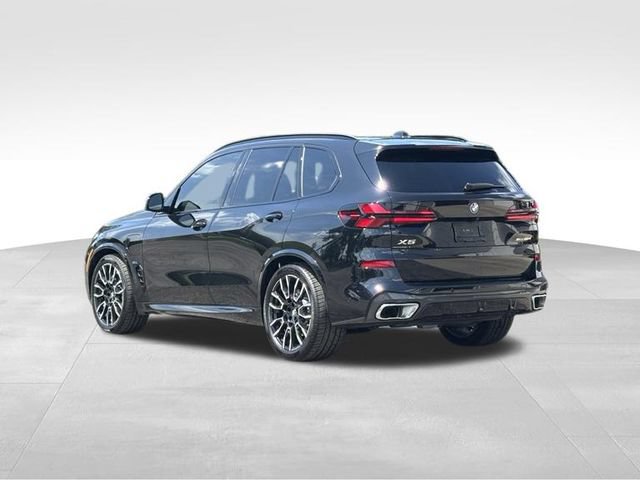 Certified 2026 BMW X5 xDrive50e w/ M Sport Package AWD/4WD image 5