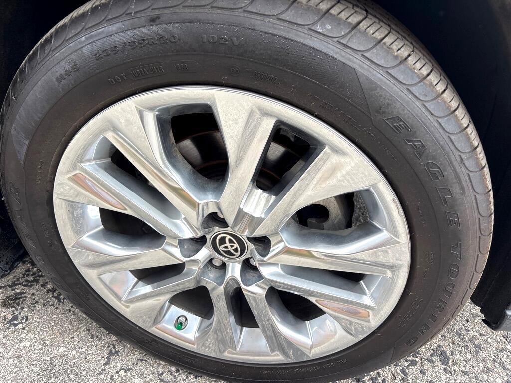 Used 2021 Toyota Highlander Limited image 10