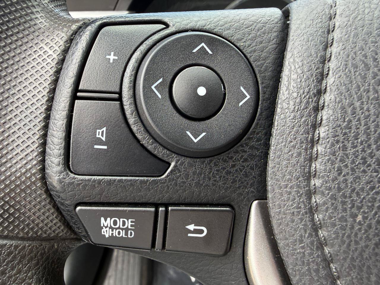 Used 2015 Toyota Corolla LE FWD image 14