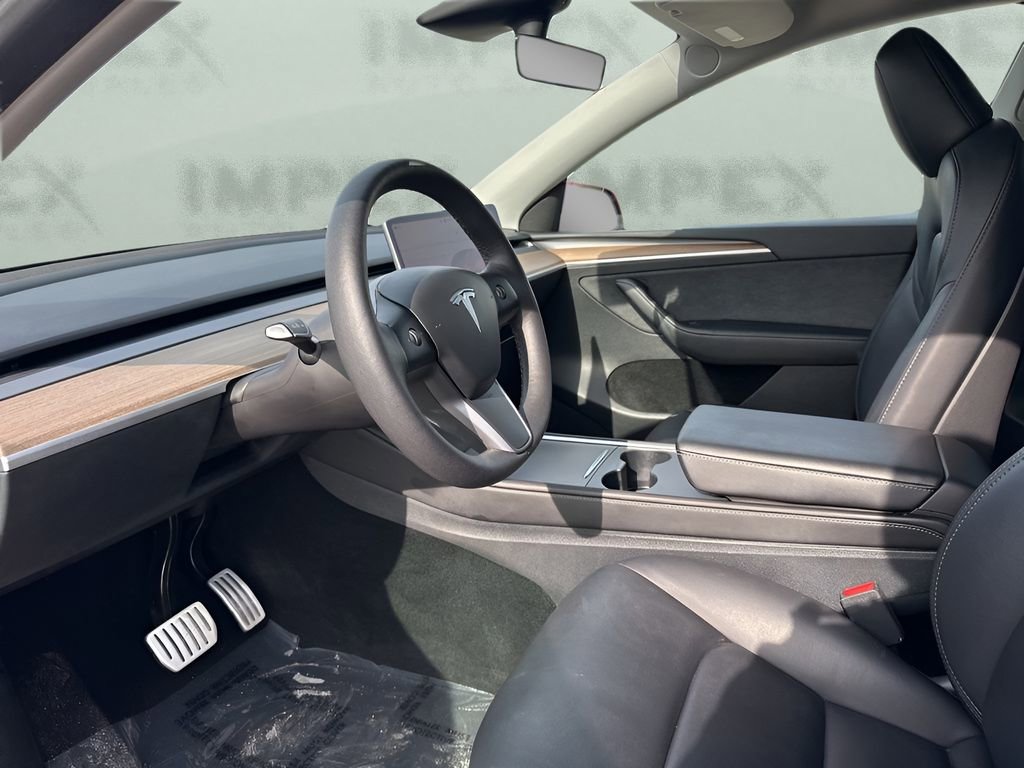 Used 2023 Tesla Model Y Long Range image 9