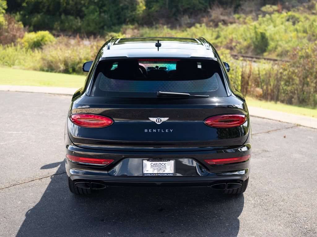 Used 2025 Bentley Bentayga AWD/4WD image 11