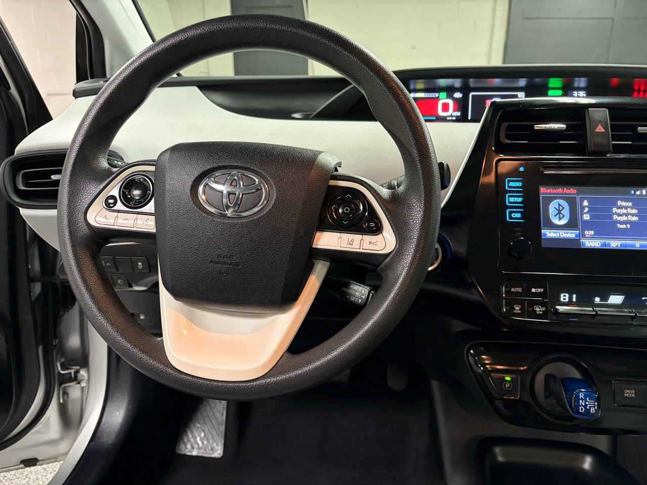 Used 2018 Toyota Prius Two FWD image 10