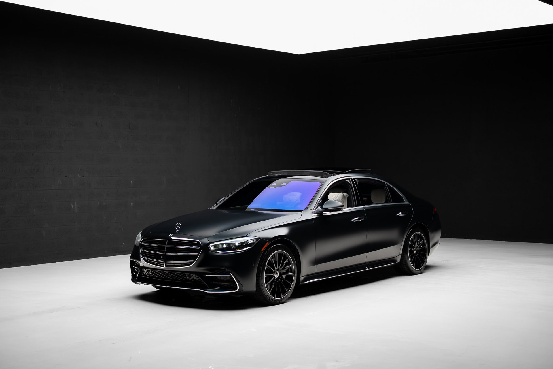 Used 2022 Mercedes-Benz S 580 4MATIC Sedan w/ AMG Line Package image 4