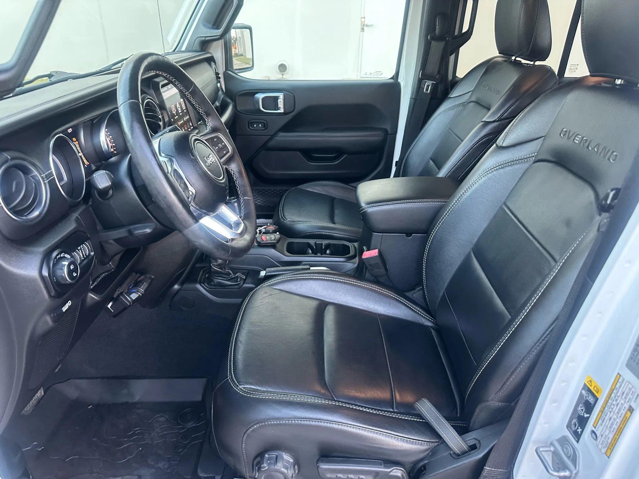 Used 2020 Jeep Gladiator Overland image 12