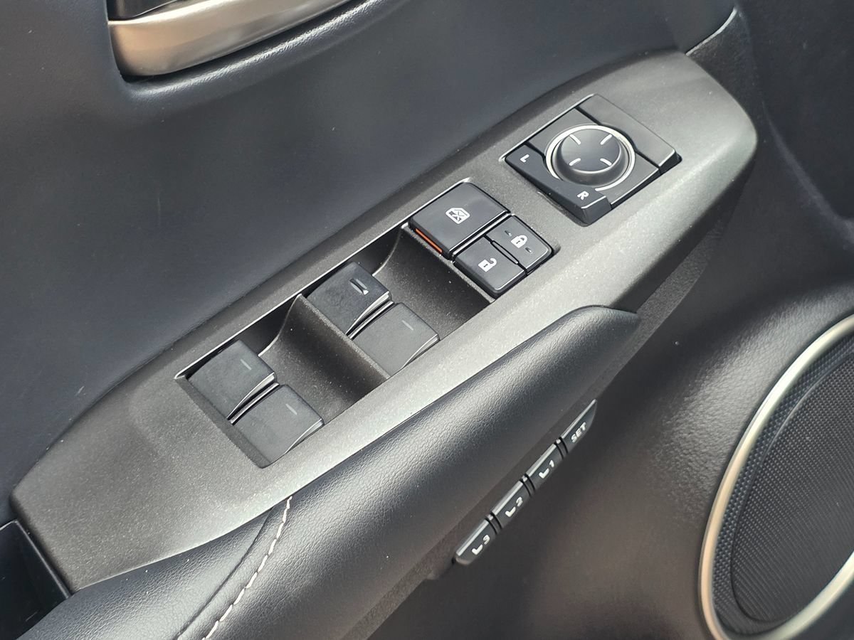 Used 2016 Lexus NX 300h AWD w/ Premium Package image 31