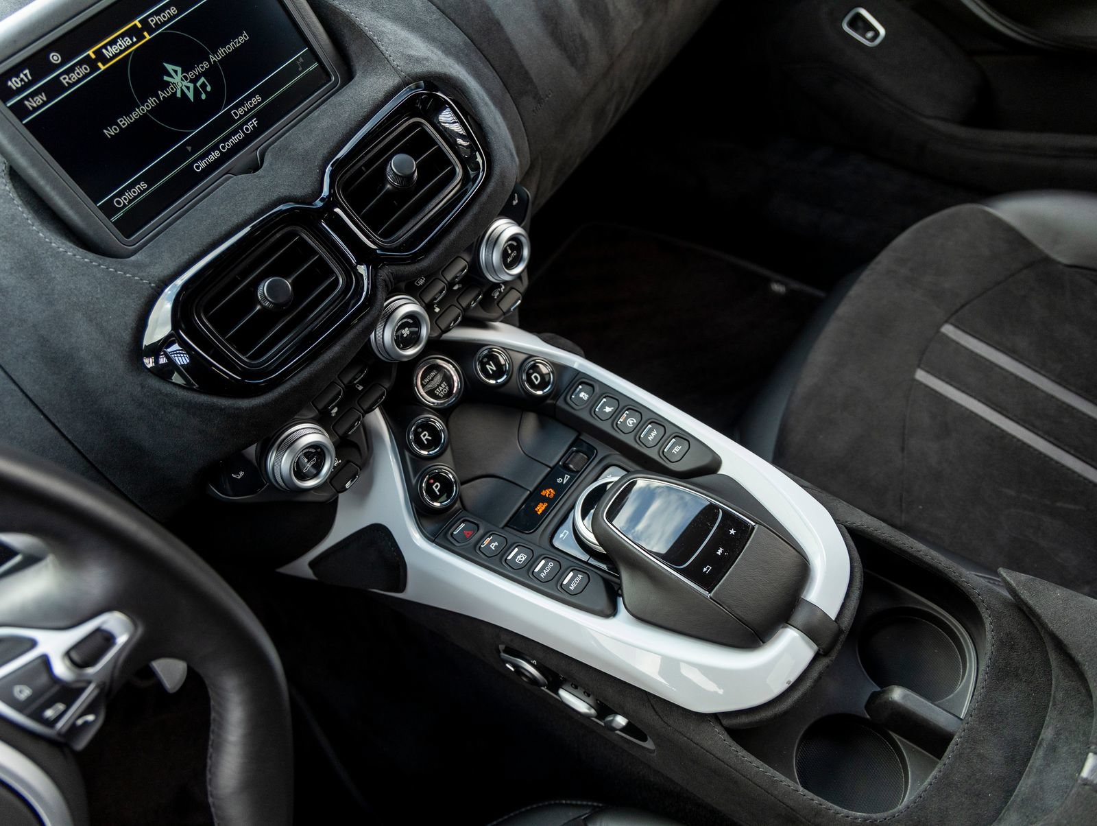 Used 2019 Aston Martin V8 Vantage Coupe RWD image 29