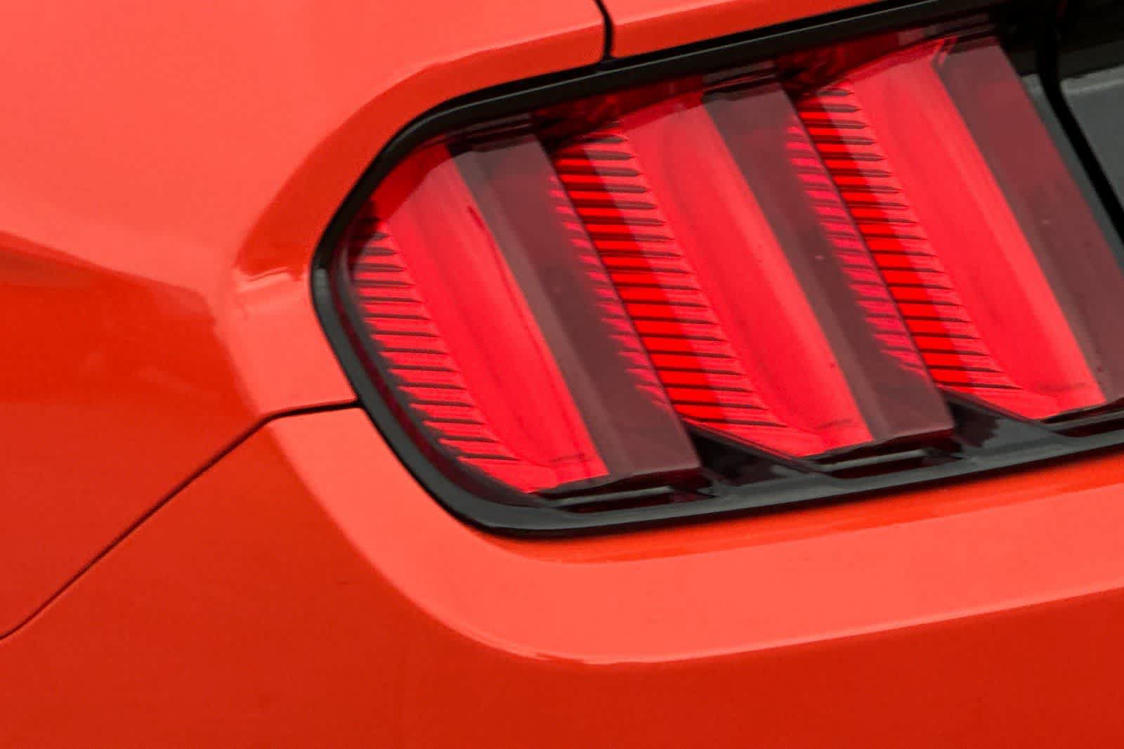 Used 2016 Ford Mustang Coupe RWD image 33