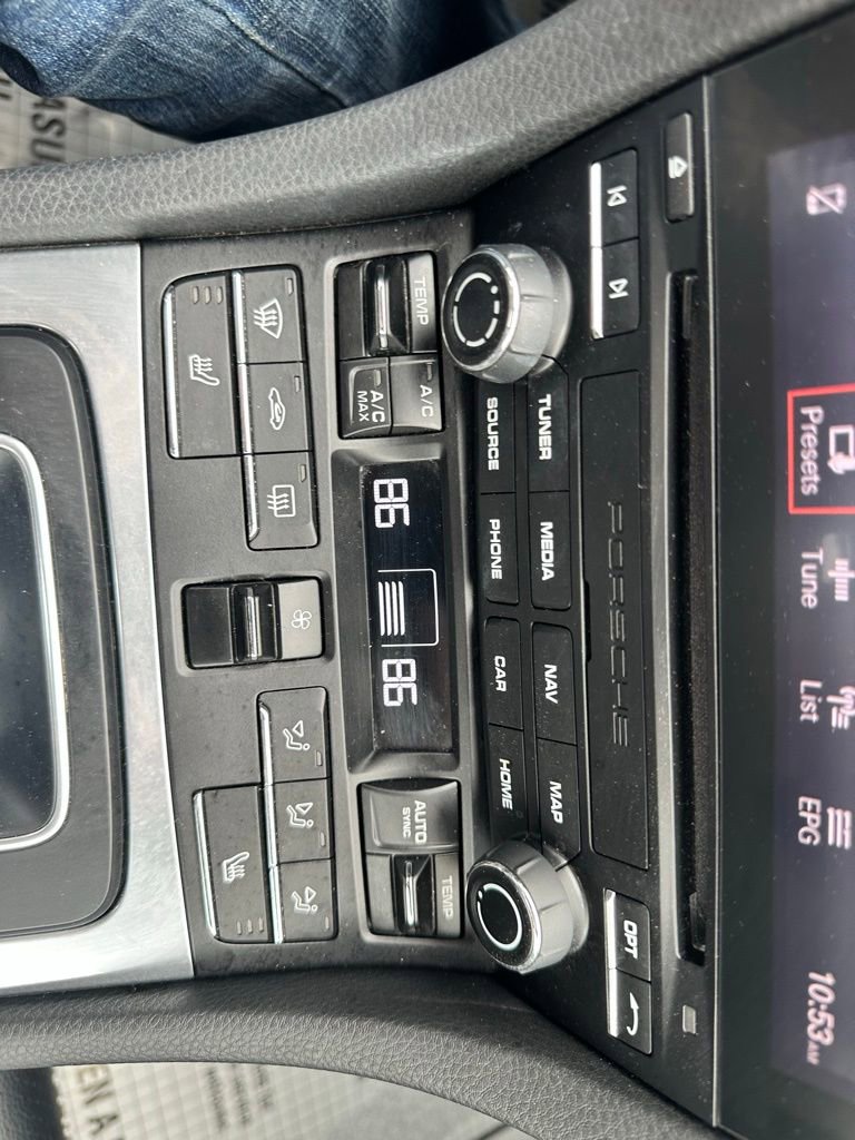 Used 2019 Porsche 718 Cayman Base image 21