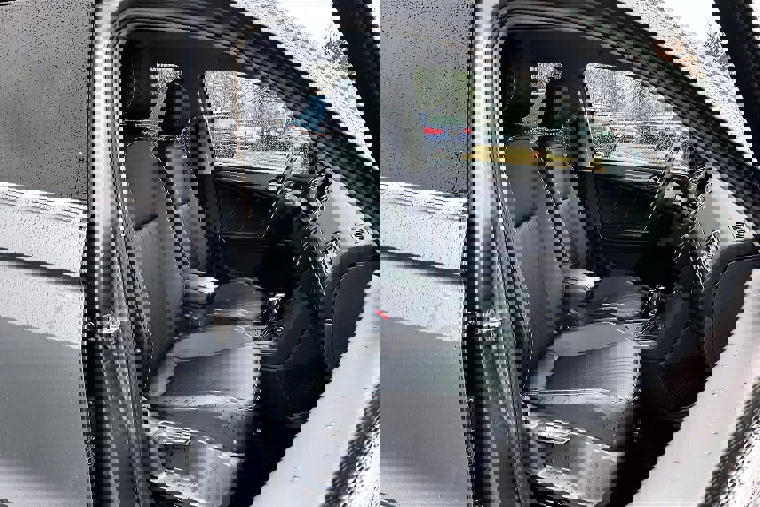 Used 2022 Volkswagen Tiguan SE w/ Panoramic Sunroof Package image 9